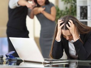 人間関係に悩む